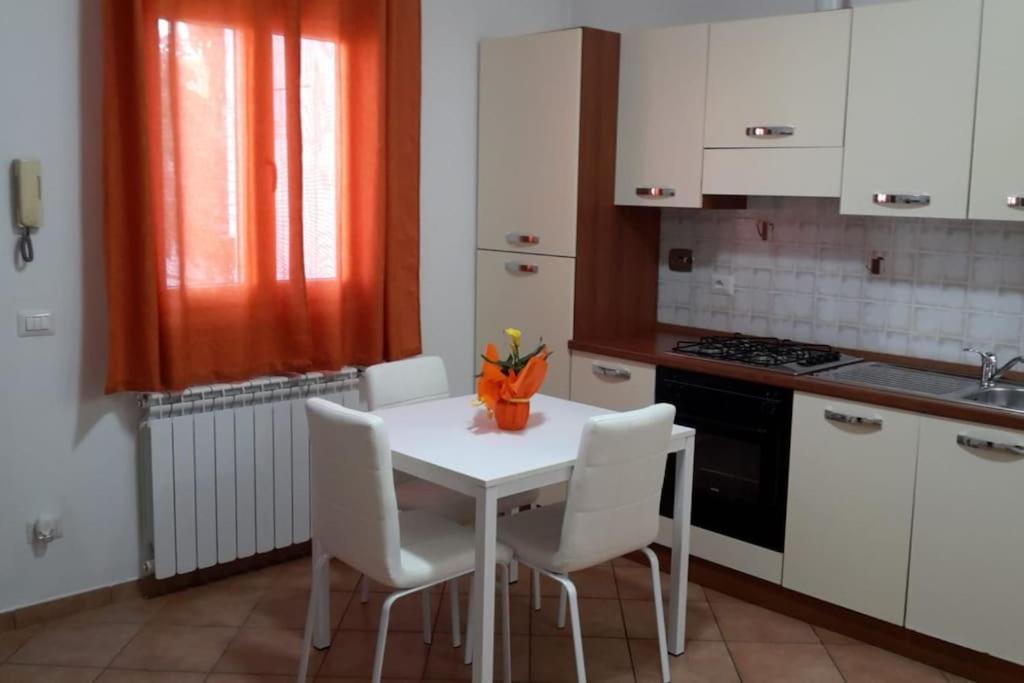 Casa Di Cristina Apartment Fiumicino Bagian luar foto