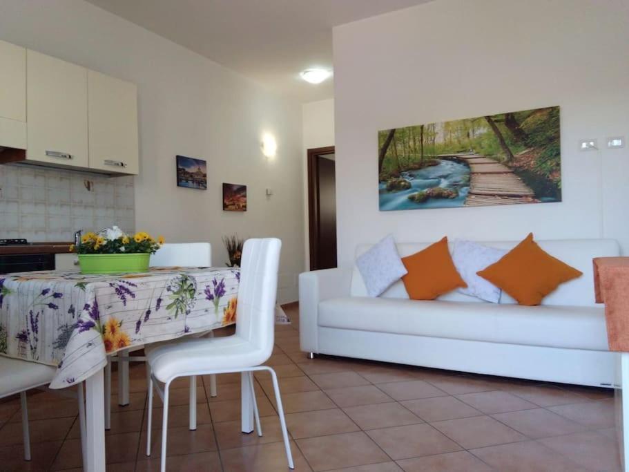 Casa Di Cristina Apartment Fiumicino Bagian luar foto