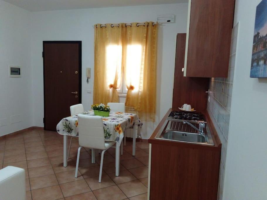 Casa Di Cristina Apartment Fiumicino Bagian luar foto